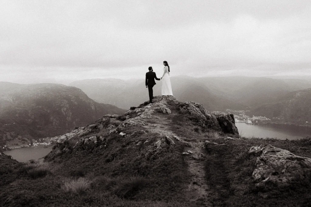 photographe française elopement montagne Norvège fjord