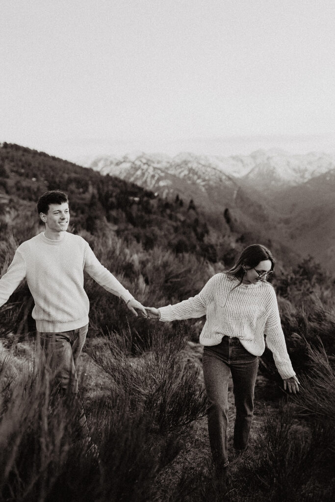 photographe Pyrénées séance photo montagne en couple